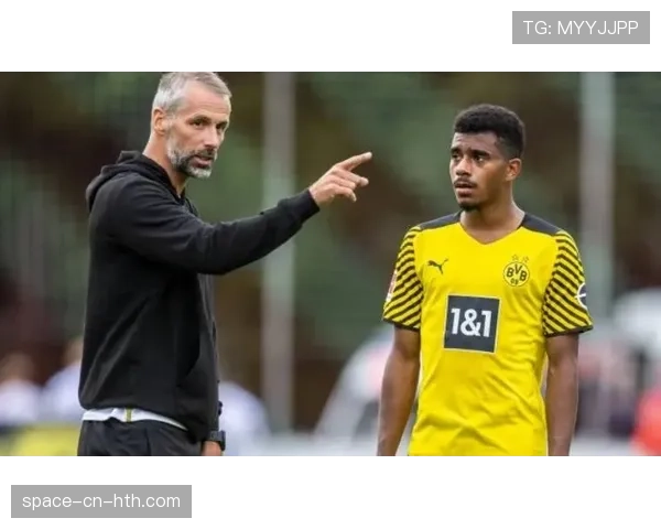 战术演化：三中卫体系在德甲中下游球队的复兴与应用